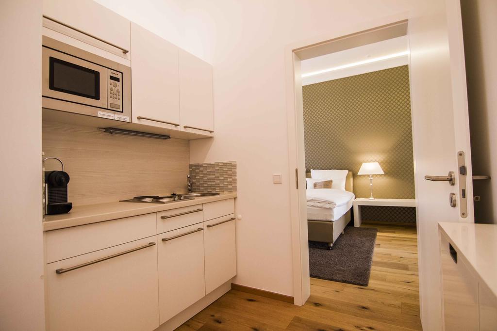 Helvetia Suites Dusseldorf Bilik gambar