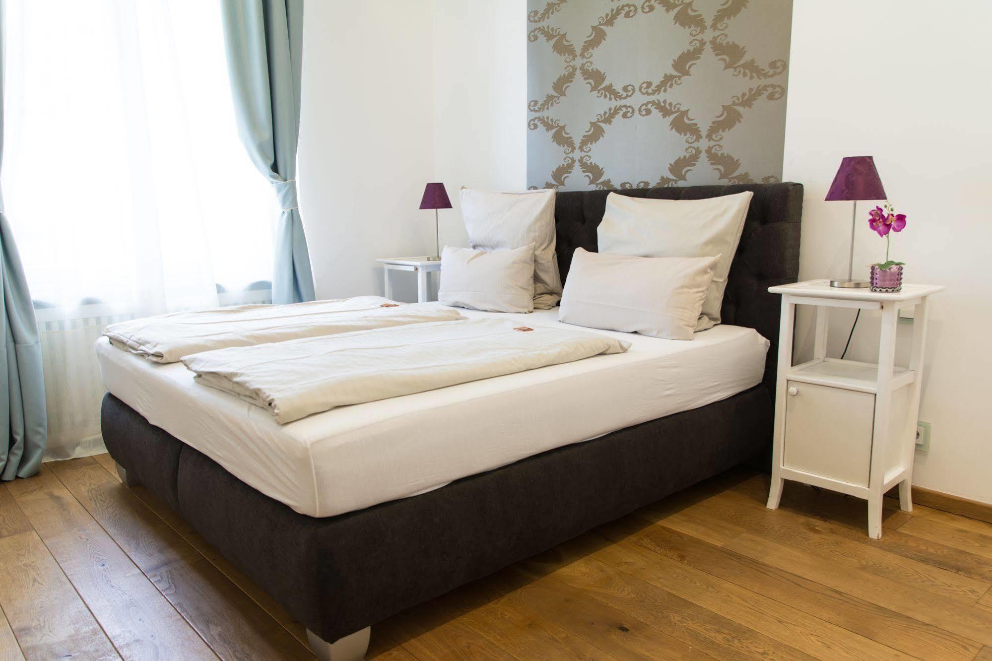 Helvetia Suites Dusseldorf Luaran gambar