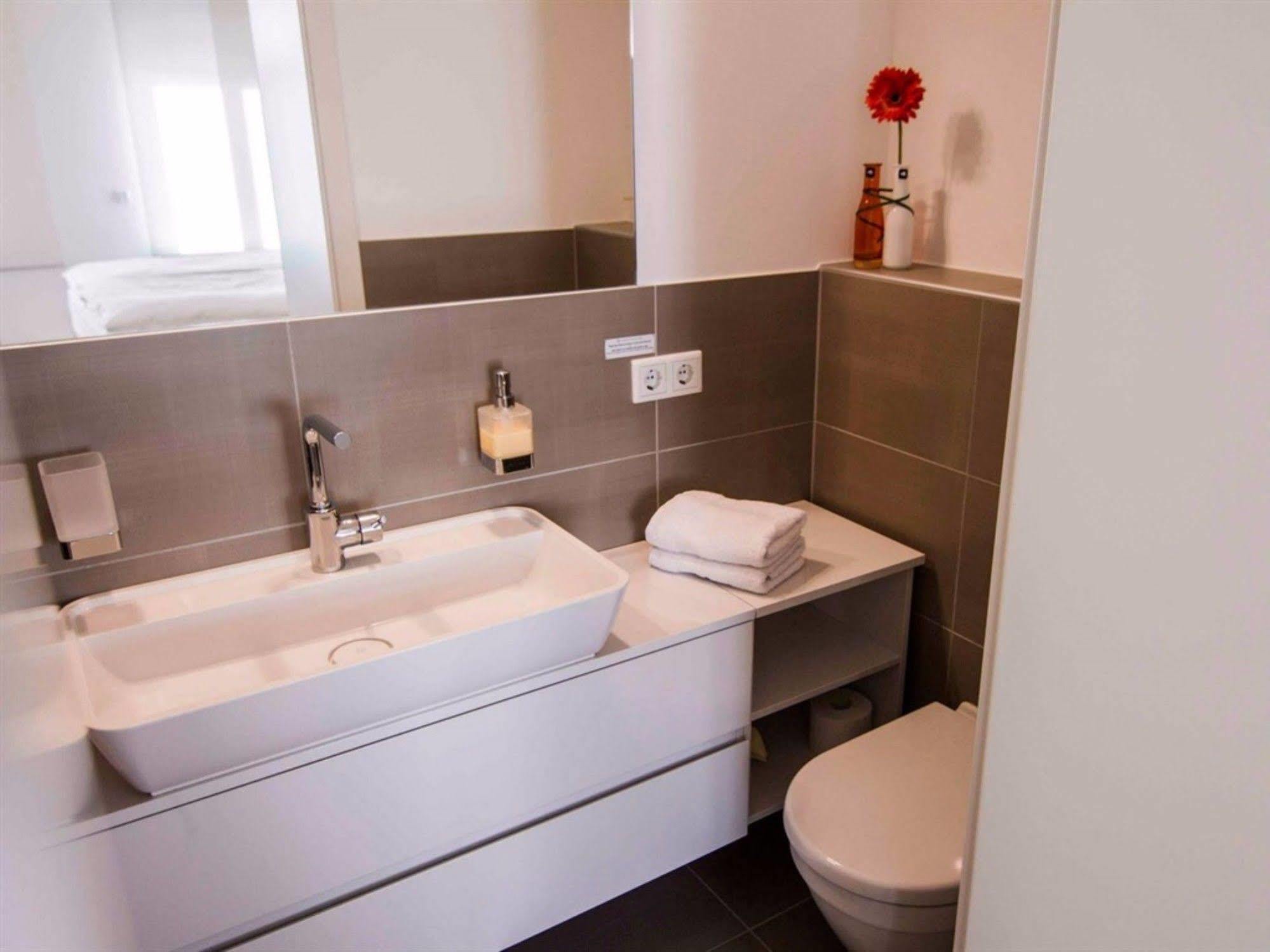 Helvetia Suites Dusseldorf Luaran gambar