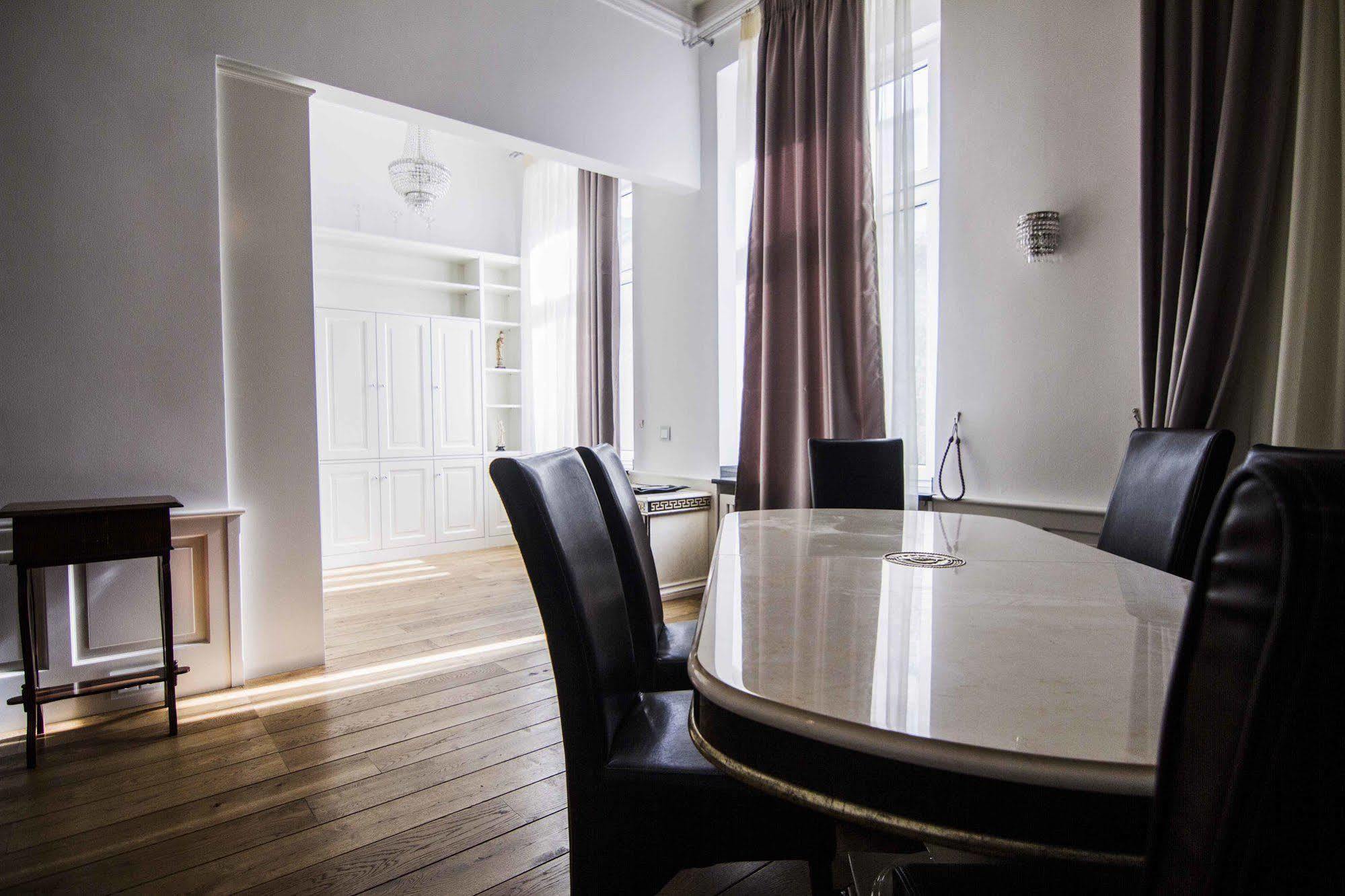 Helvetia Suites Dusseldorf Luaran gambar