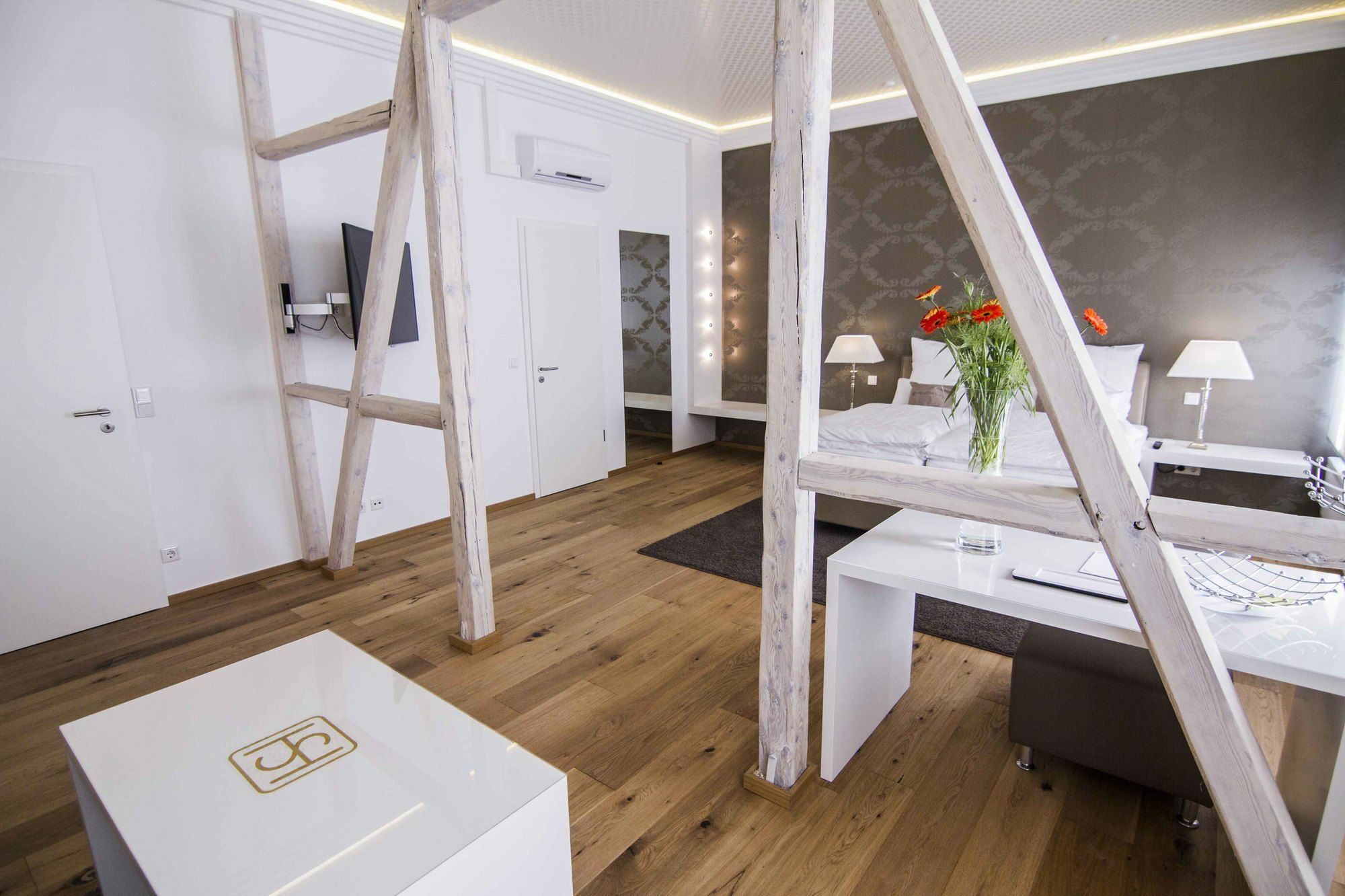 Helvetia Suites Dusseldorf Luaran gambar